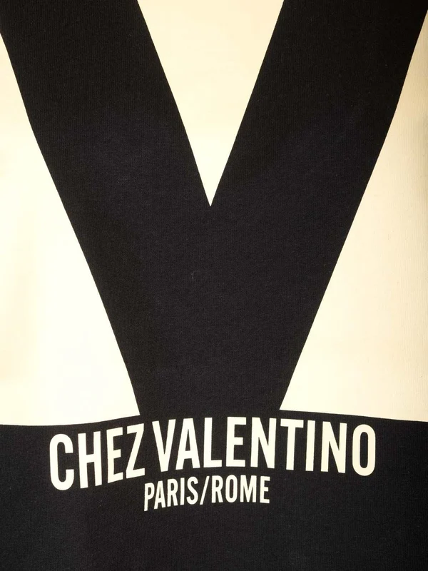 Chez Printed Short Sleeve T-shirt - Image 4