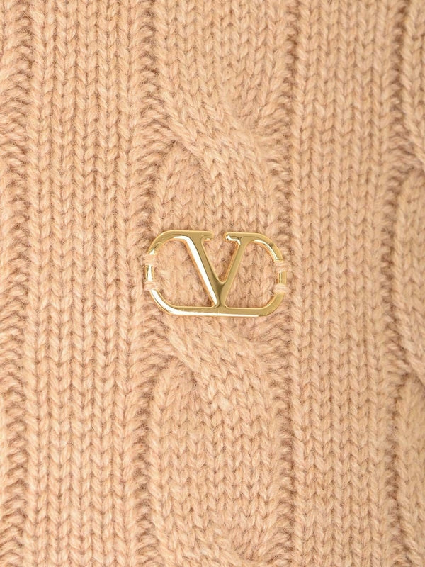 V Logo Plaited Sweater - Image 5