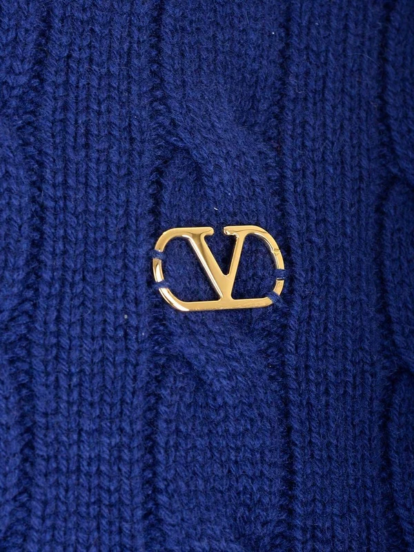 V Logo Plaited Sweater - Image 5