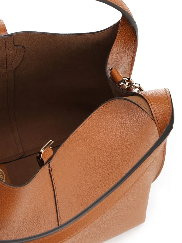 T Timeless Leather Shoulder Bag - Image 5