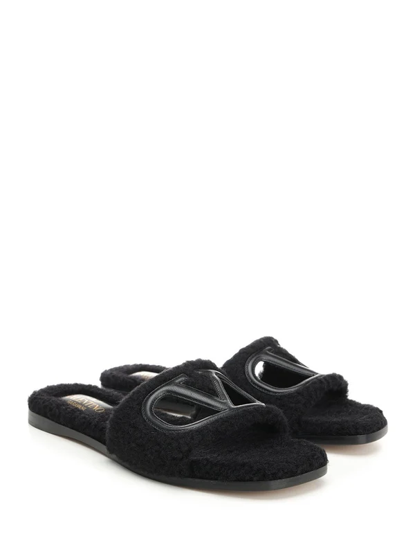 V Logo Furry Slides - Image 2