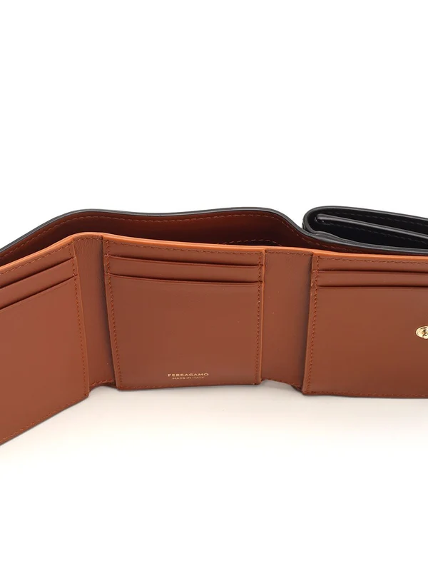 TRIFOLD Logo Leather Wallet - Image 4