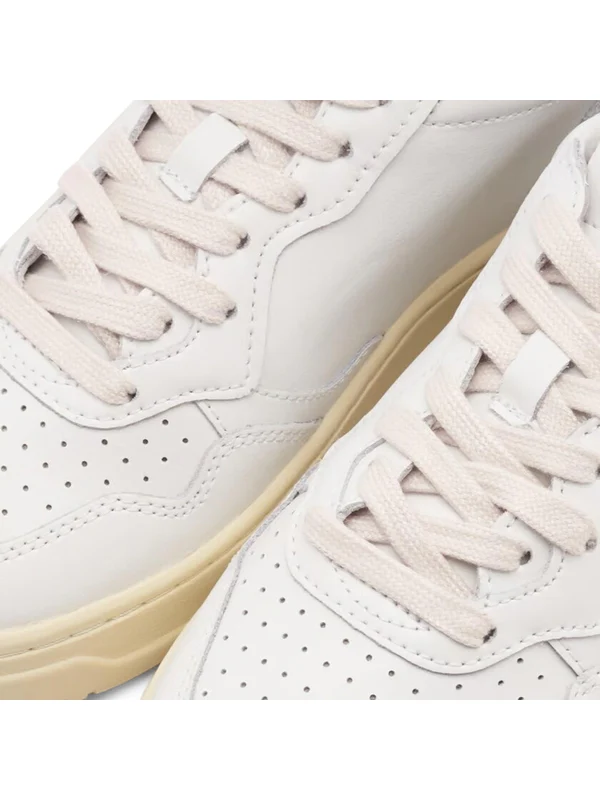 Medalist Low Top Sneakers - Image 2