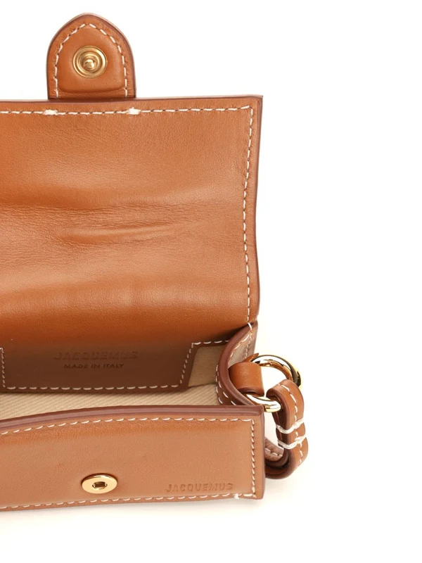Bambino Leather AirPods Case - Image 4