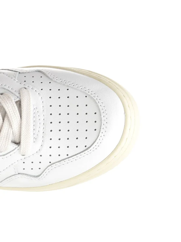 Medalist Low-Top Sneakers - Image 4