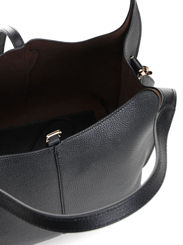 T Timeless Leather Shoulder Bag - Image 4