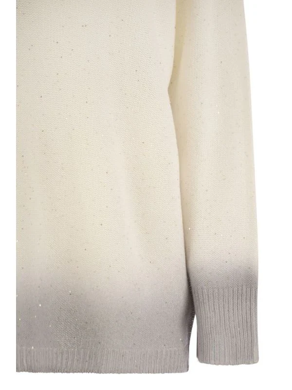 V-Neck Gradation Knit - Image 4