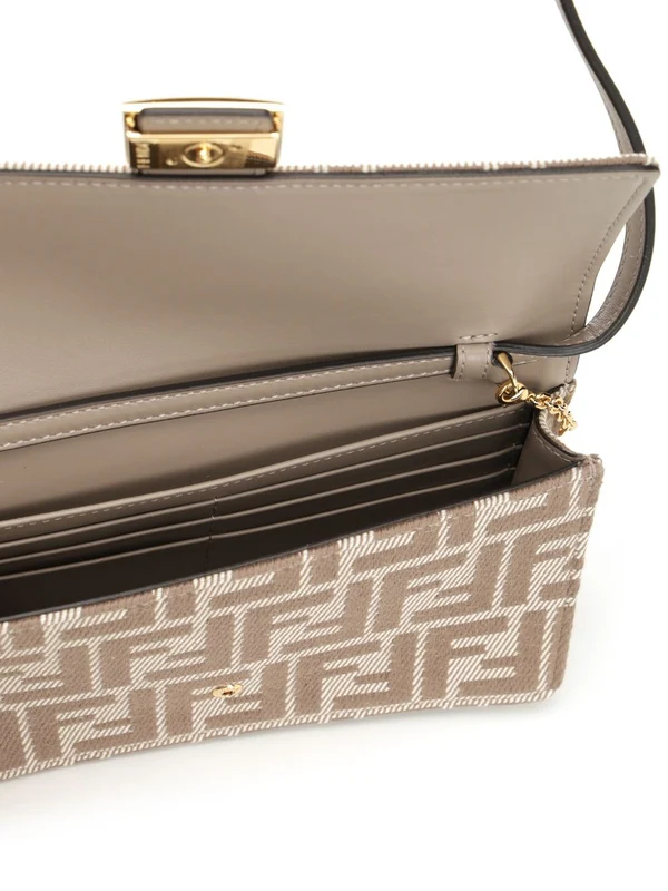 Baguette Chain Wallet Crossbody Bag - Image 4