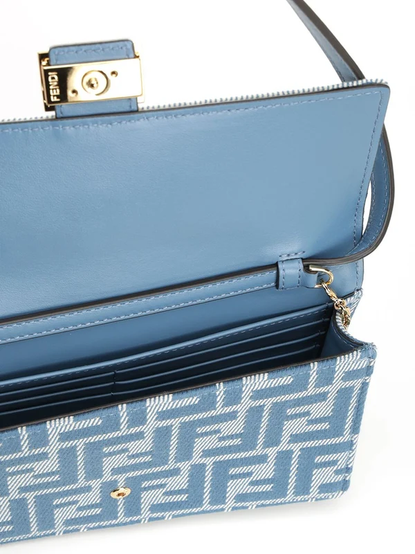 Baguette Wallet Chain Crossbody Bag - Image 4