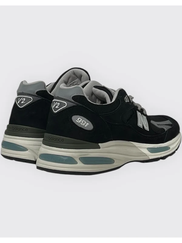 New Balance Black Low Top Sneakers - Image 2