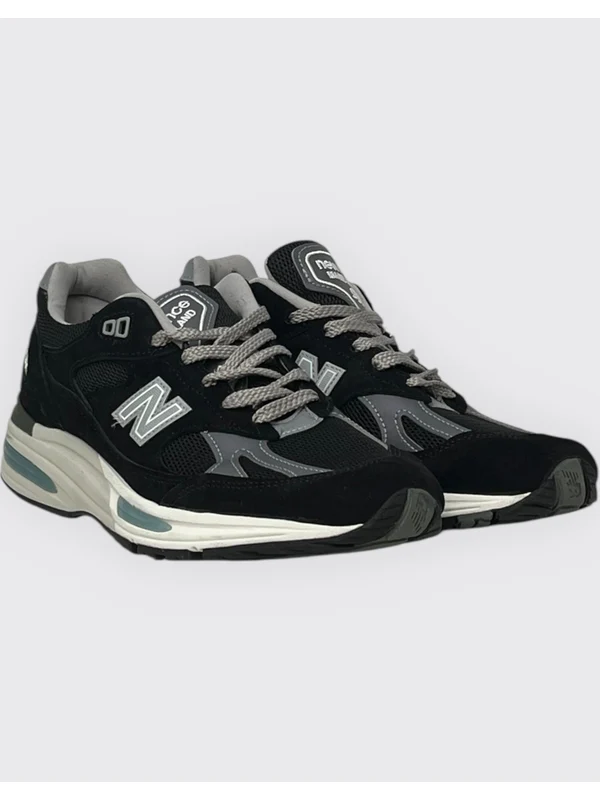 New Balance Black Low Top Sneakers - Image 4