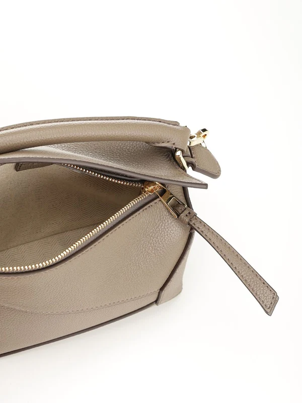 Loewe Brown Crossbody & Shoulder Bags - Image 4