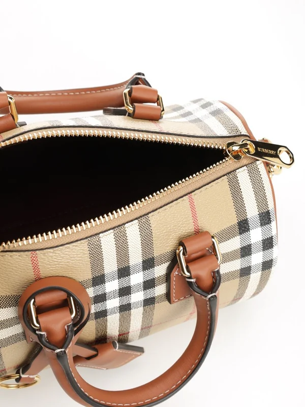Burberry Beige Tote Bags - Image 4