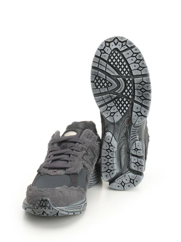 New Balance Grey Low Top Sneakers - Image 4