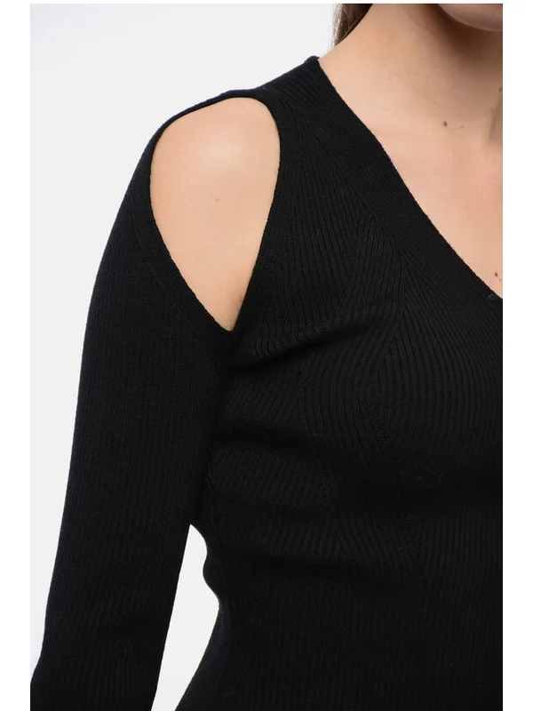 Alexander Mcqueen Black Knitted - Image 3