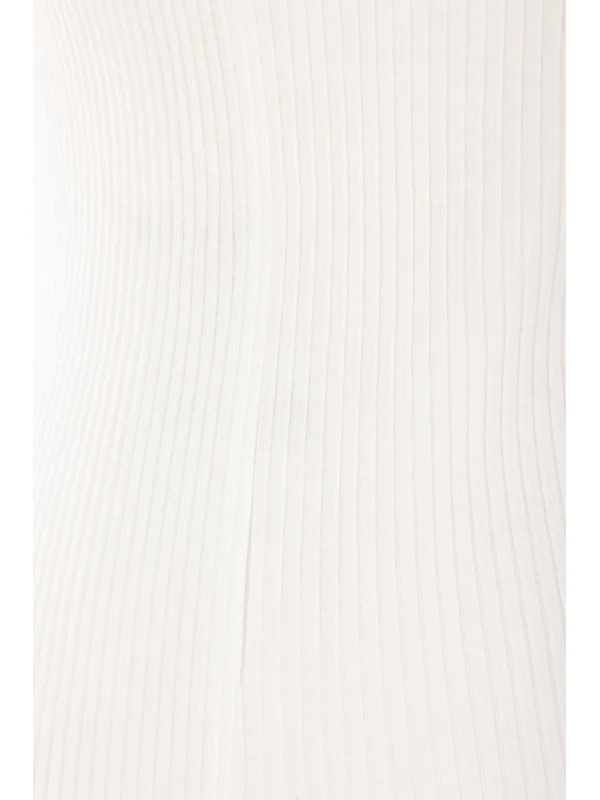 Chloe White Sleeveless - Image 7